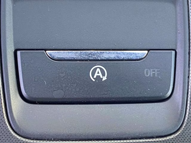 2022 Star White Metallic Tri-Coat Ford Edge ST Line AWD SUV