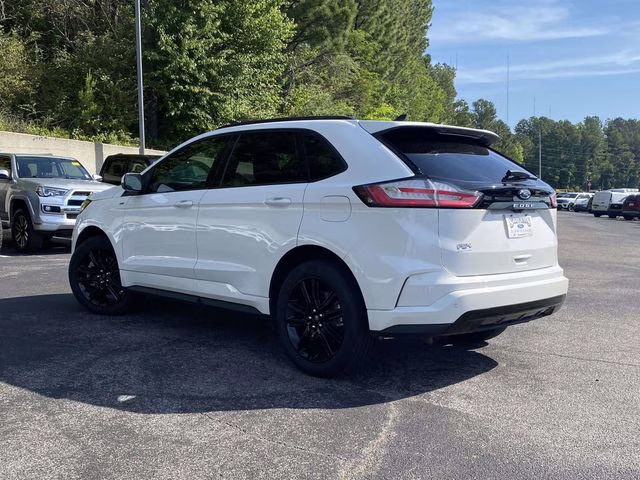 2022 Star White Metallic Tri-Coat Ford Edge ST Line AWD SUV