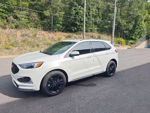 2022 Star White Metallic Tri-Coat Ford Edge ST Line AWD SUV