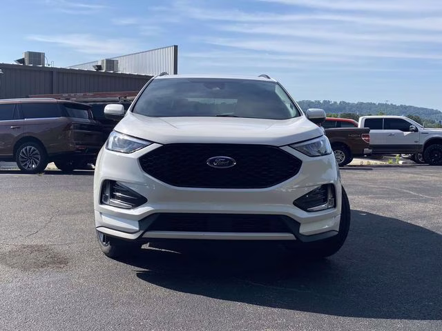 2022 Star White Metallic Tri-Coat Ford Edge ST Line AWD SUV