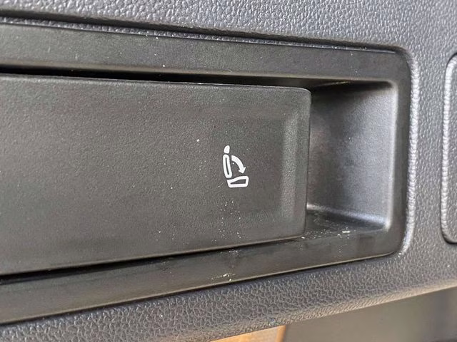 2021 Pyrite Silver Metallic Volkswagen Tiguan 2.0T SE AWD SUV