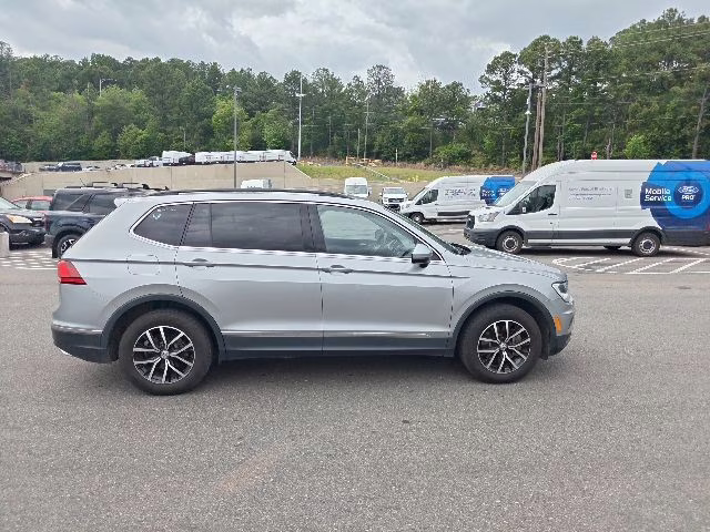2021 Pyrite Silver Metallic Volkswagen Tiguan 2.0T SE AWD SUV