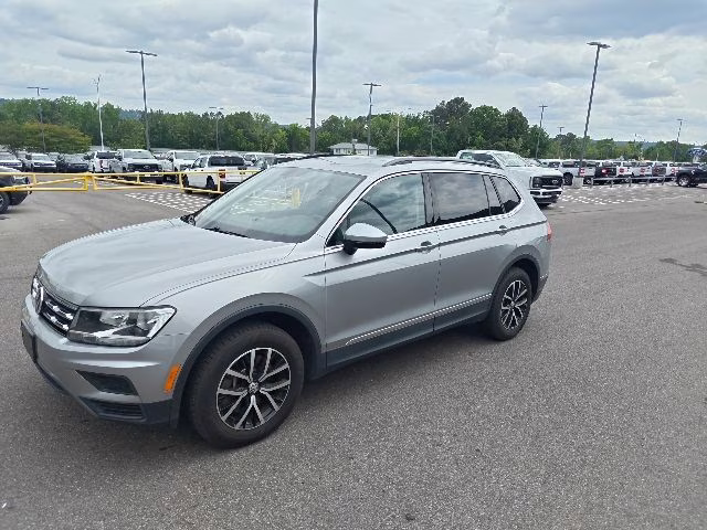 2021 Pyrite Silver Metallic Volkswagen Tiguan 2.0T SE AWD SUV