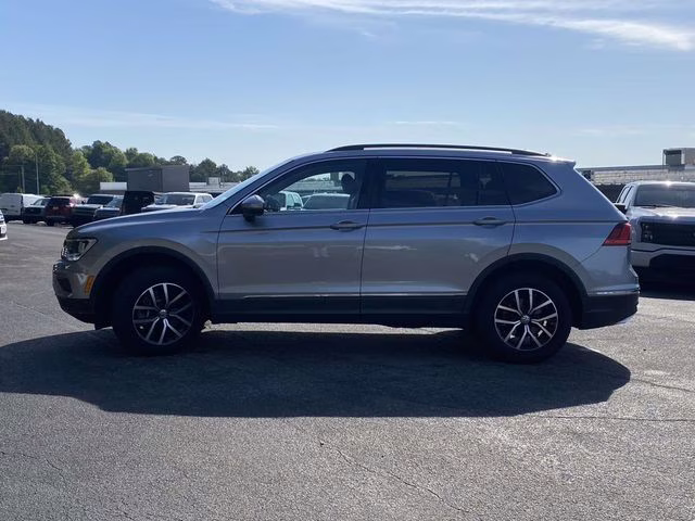 2021 Pyrite Silver Metallic Volkswagen Tiguan 2.0T SE AWD SUV