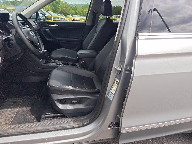 2021 Pyrite Silver Metallic Volkswagen Tiguan 2.0T SE AWD SUV