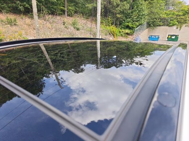 2019 Dazzling White Hyundai Tucson Ultimate FWD SUV