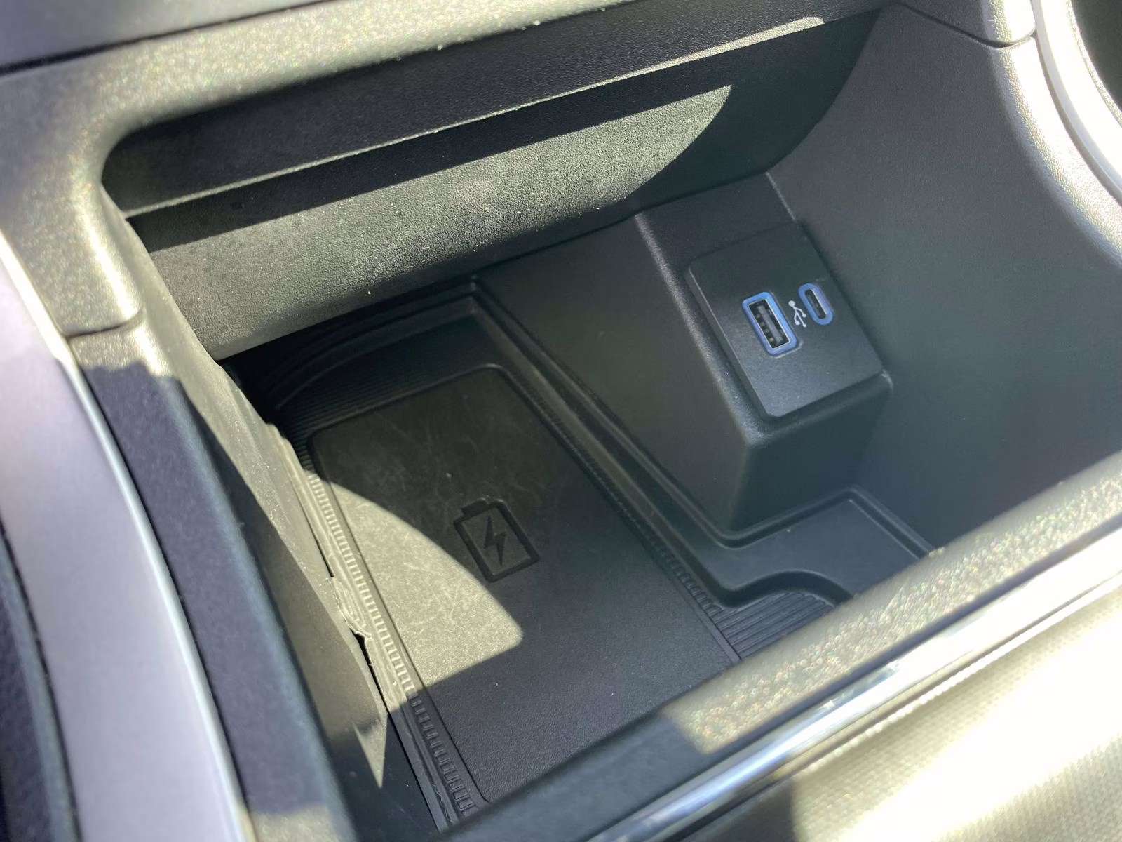 2022 Star White Metallic Tri-Coat Ford Edge ST Line AWD SUV