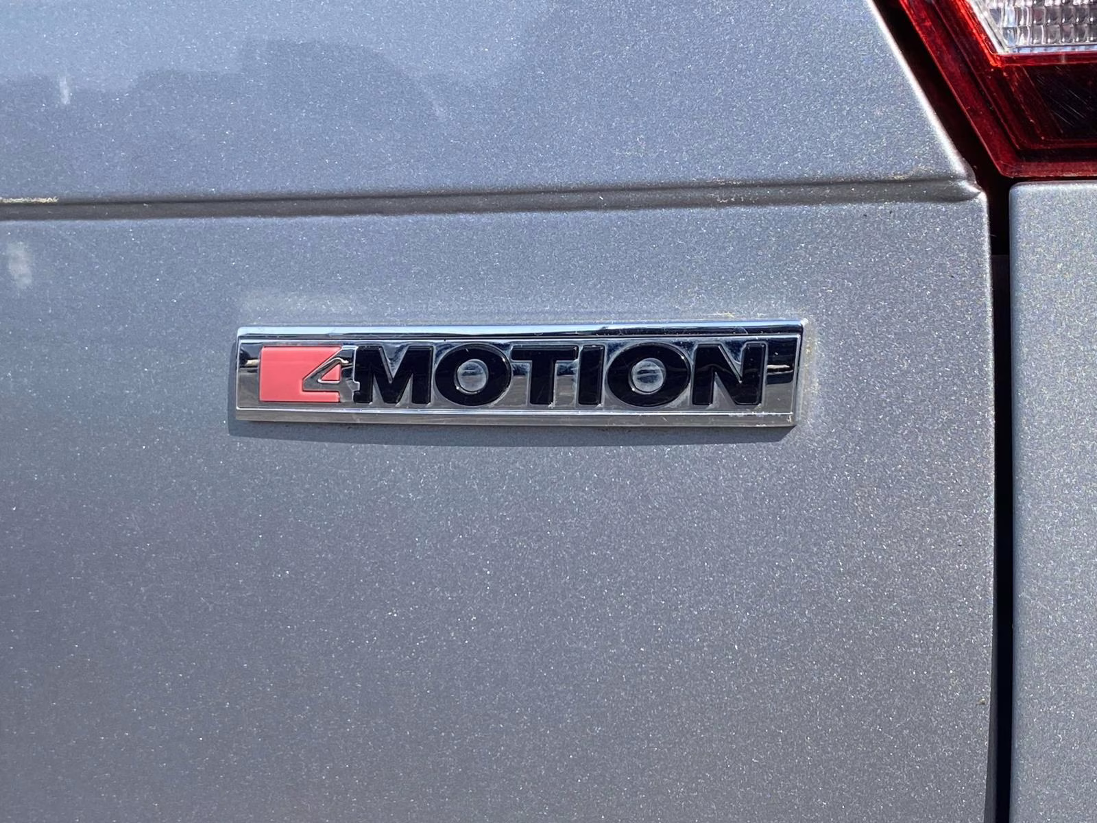 2021 Pyrite Silver Metallic Volkswagen Tiguan 2.0T SE AWD SUV