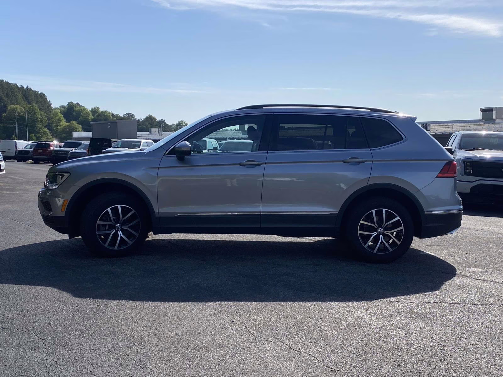 2021 Pyrite Silver Metallic Volkswagen Tiguan 2.0T SE AWD SUV