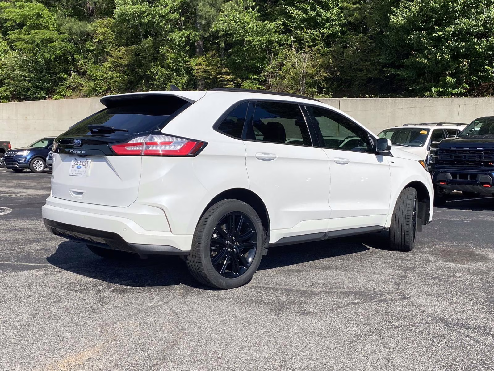 2022 Star White Metallic Tri-Coat Ford Edge ST Line AWD SUV