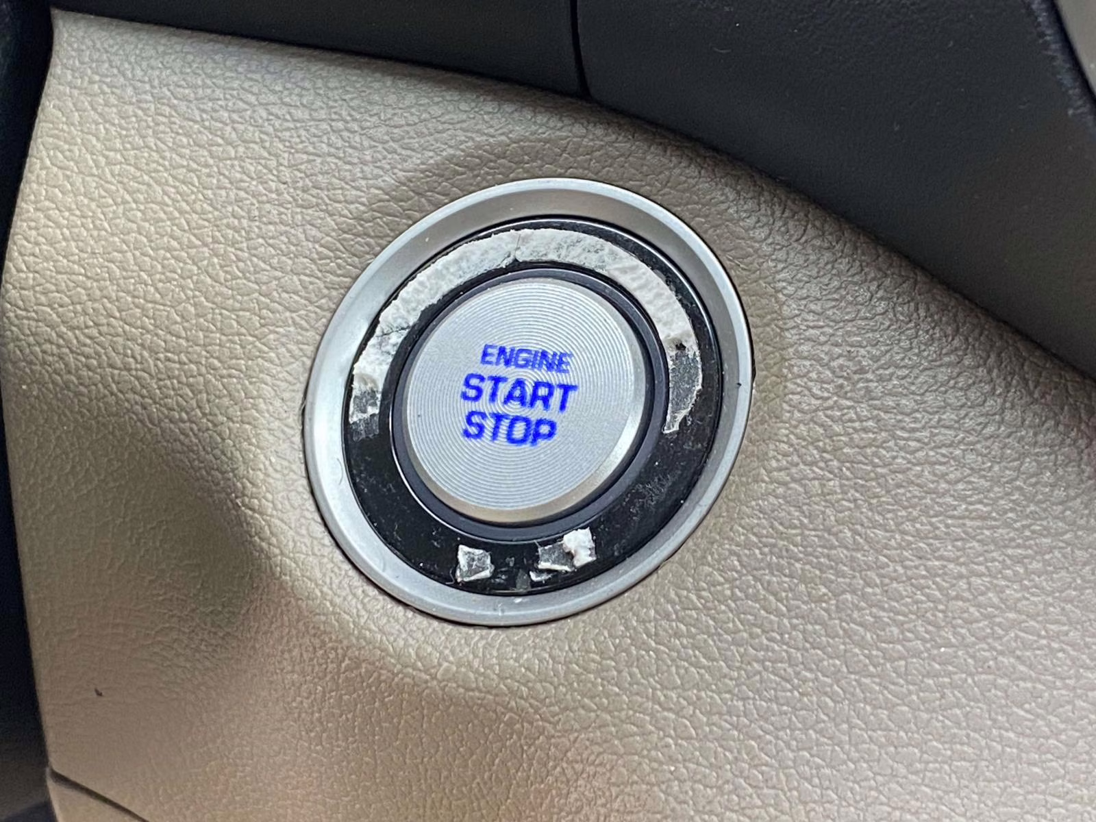 2019 Dazzling White Hyundai Tucson Ultimate FWD SUV