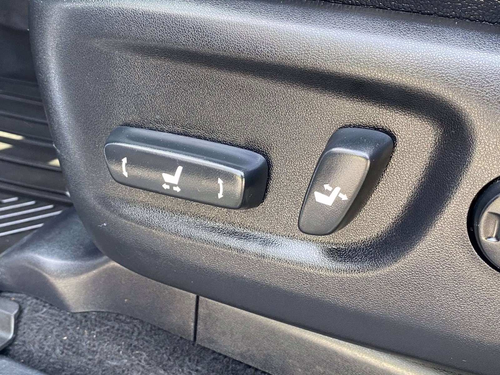 2014 Classic Silver Metallic Toyota 4Runner Limited RWD SUV