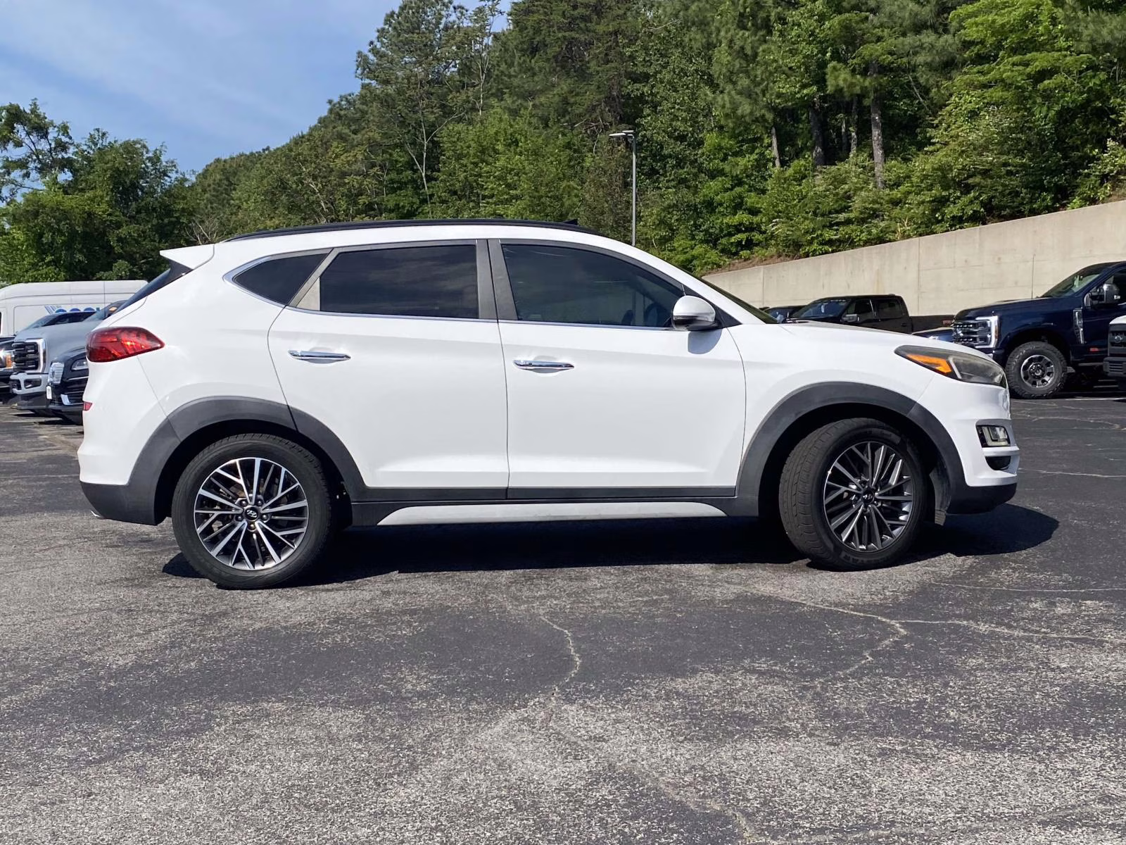 2019 Dazzling White Hyundai Tucson Ultimate FWD SUV