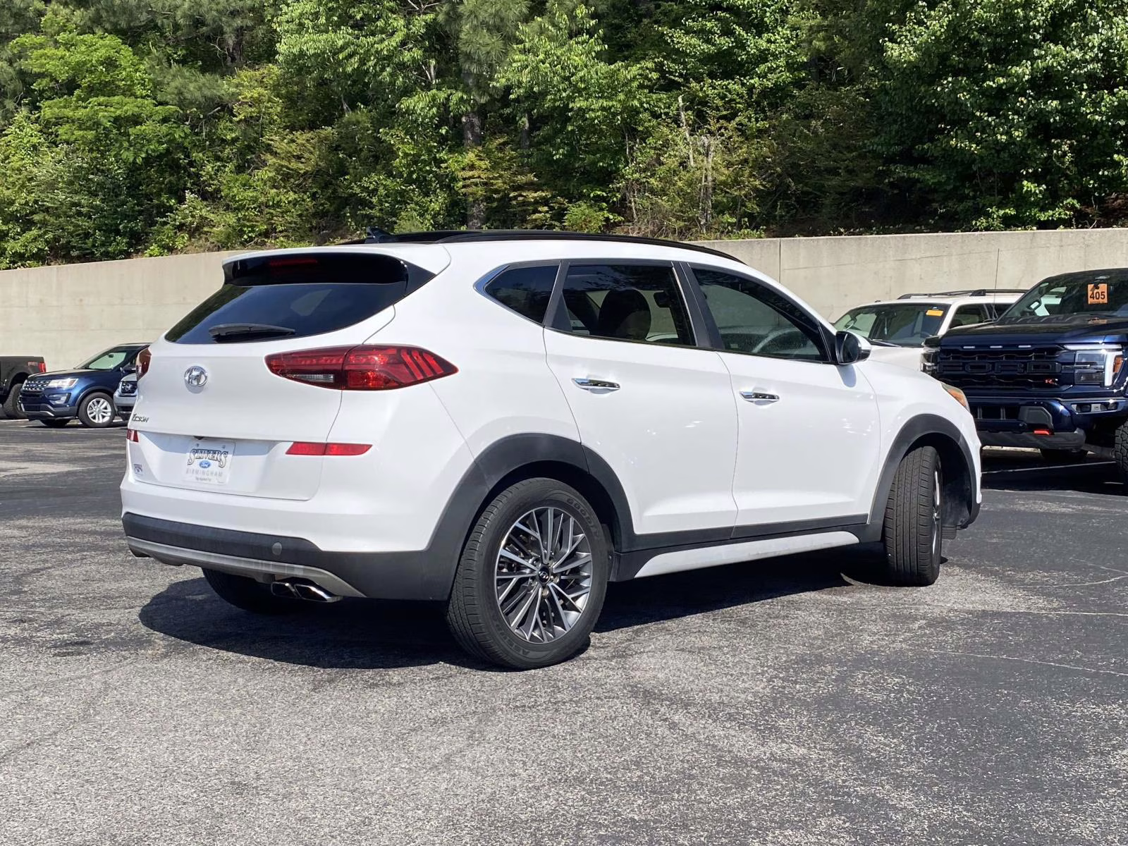 2019 Dazzling White Hyundai Tucson Ultimate FWD SUV