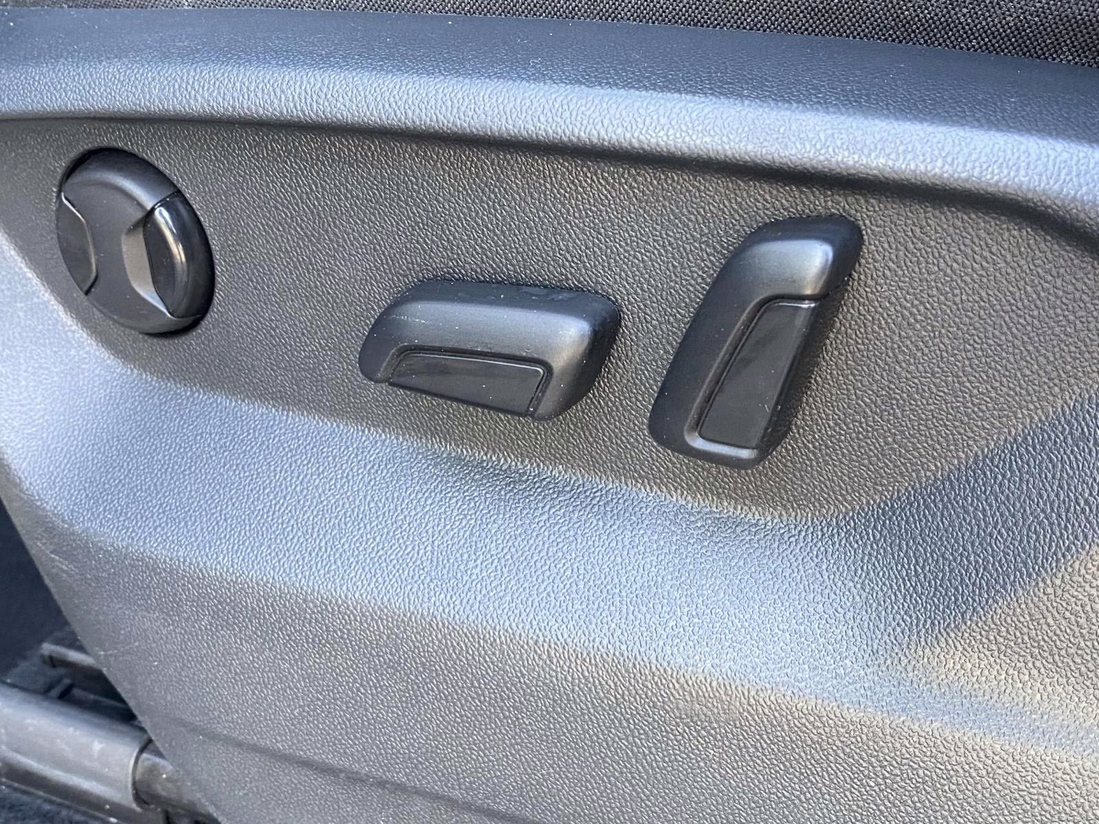 2021 Pyrite Silver Metallic Volkswagen Tiguan 2.0T SE AWD SUV