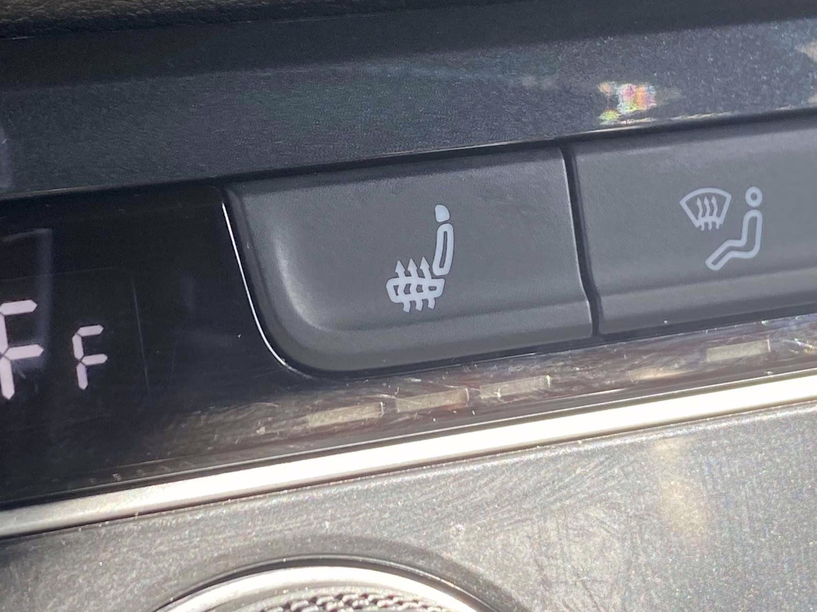 2021 Pyrite Silver Metallic Volkswagen Tiguan 2.0T SE AWD SUV