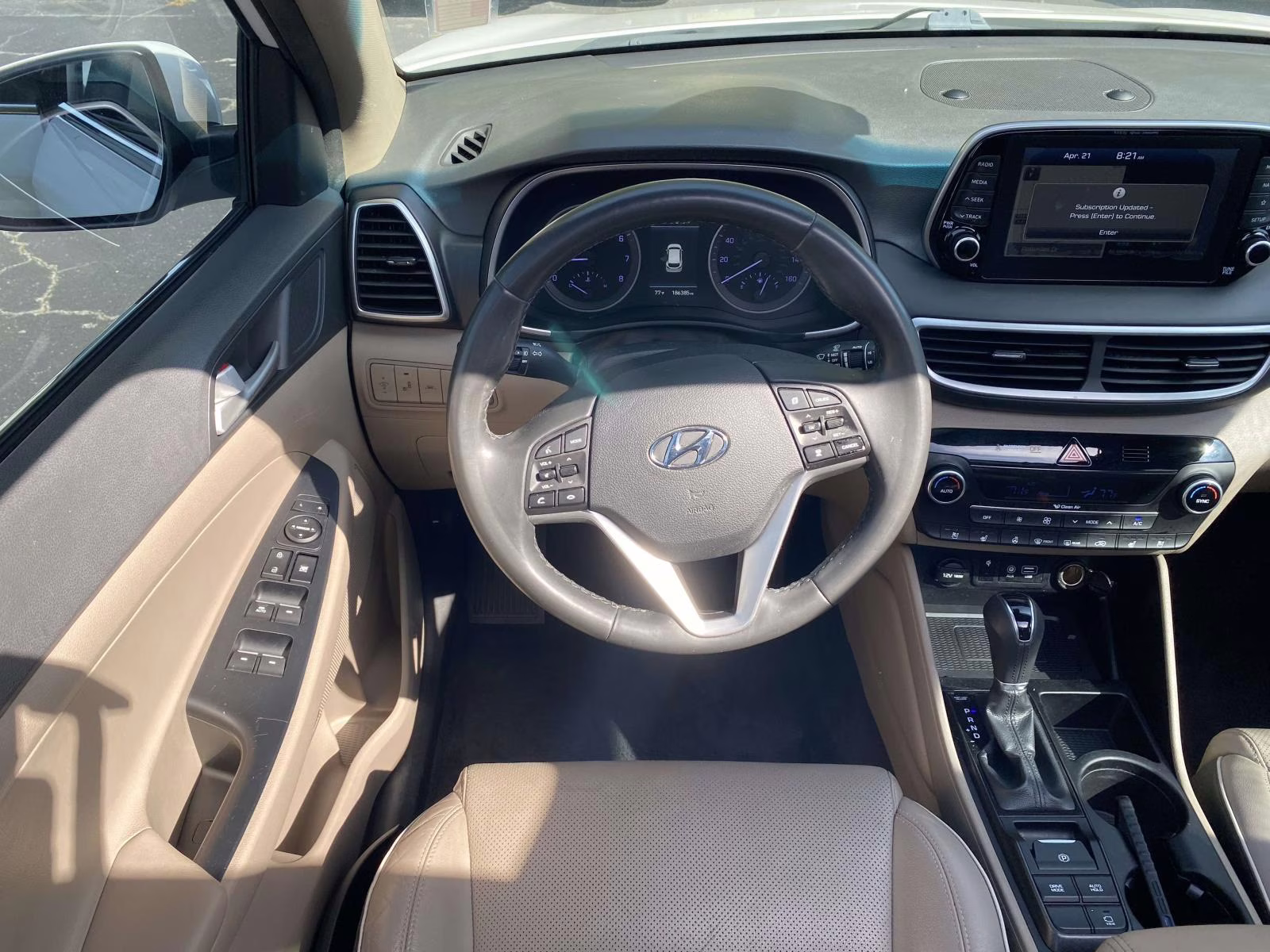 2019 Dazzling White Hyundai Tucson Ultimate FWD SUV