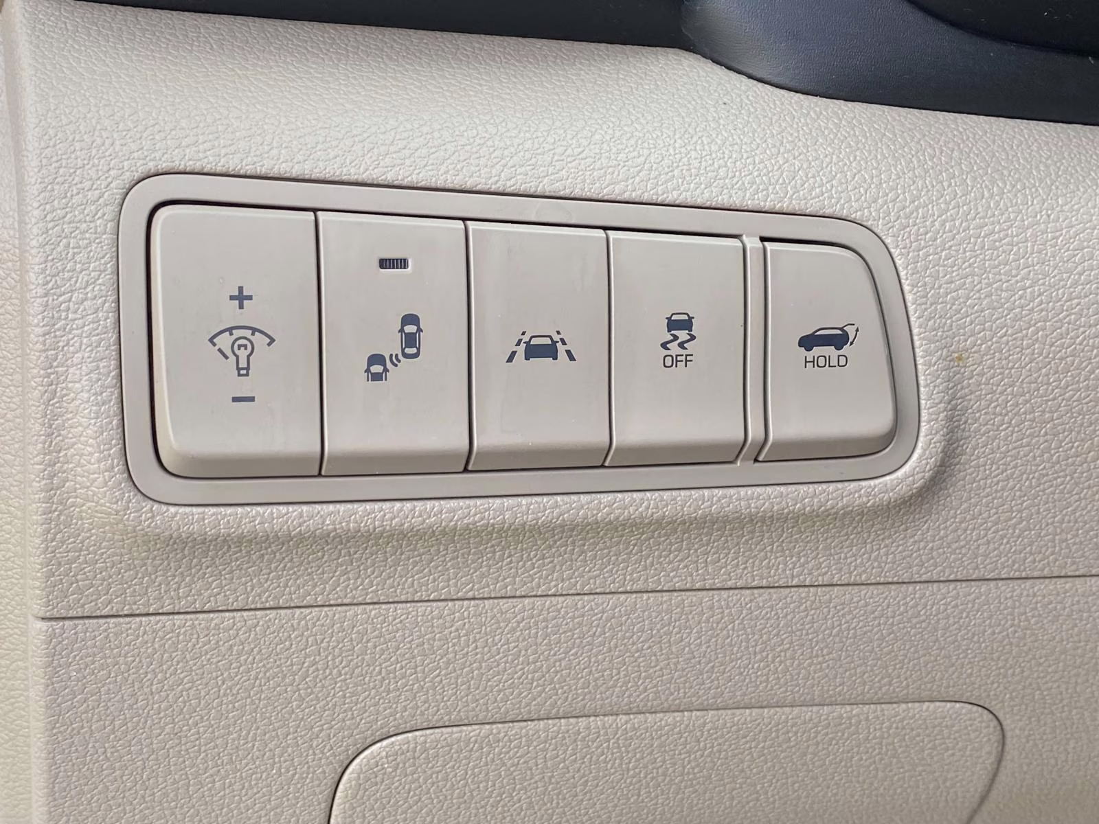 2019 Dazzling White Hyundai Tucson Ultimate FWD SUV