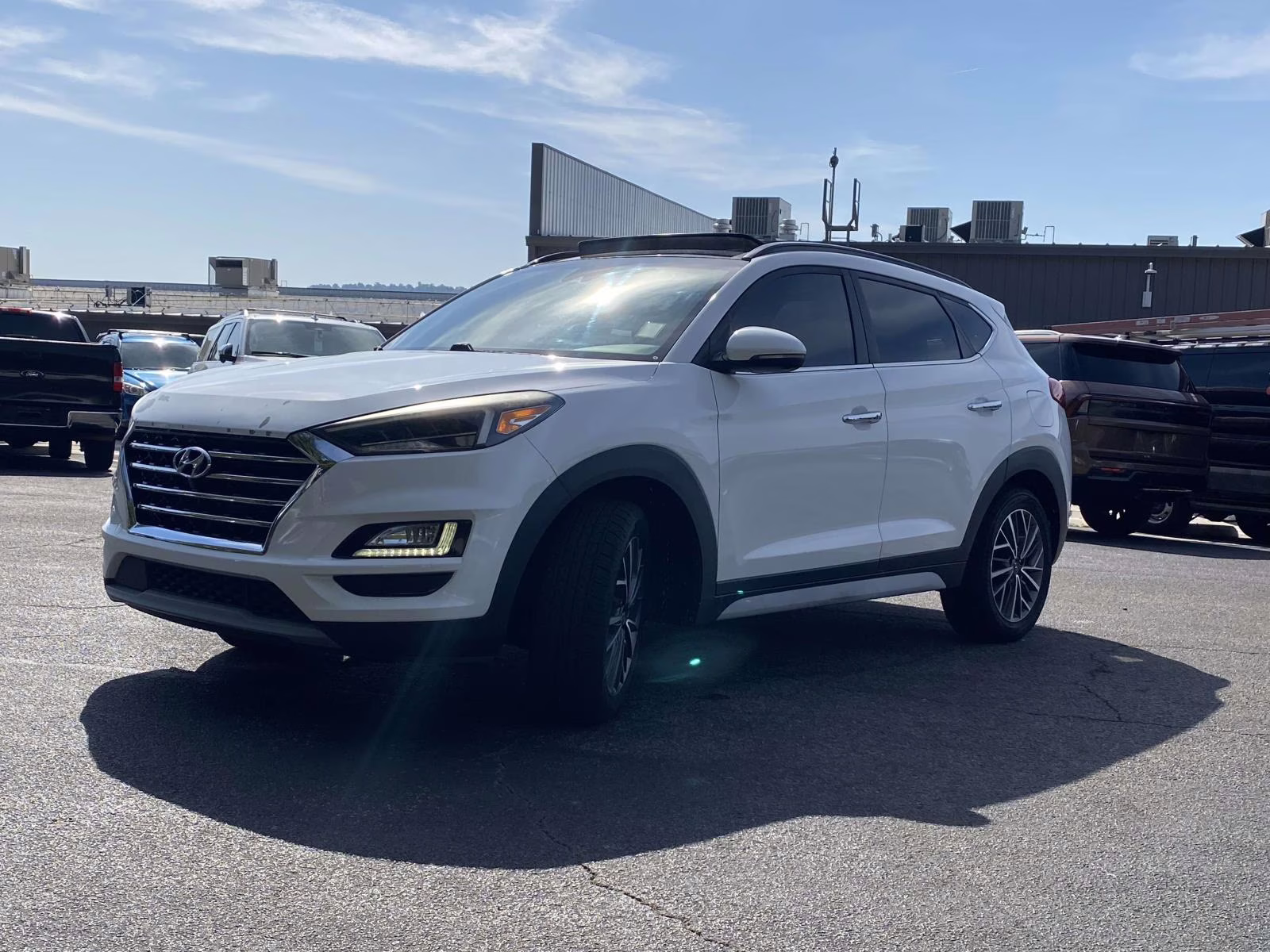 2019 Dazzling White Hyundai Tucson Ultimate FWD SUV