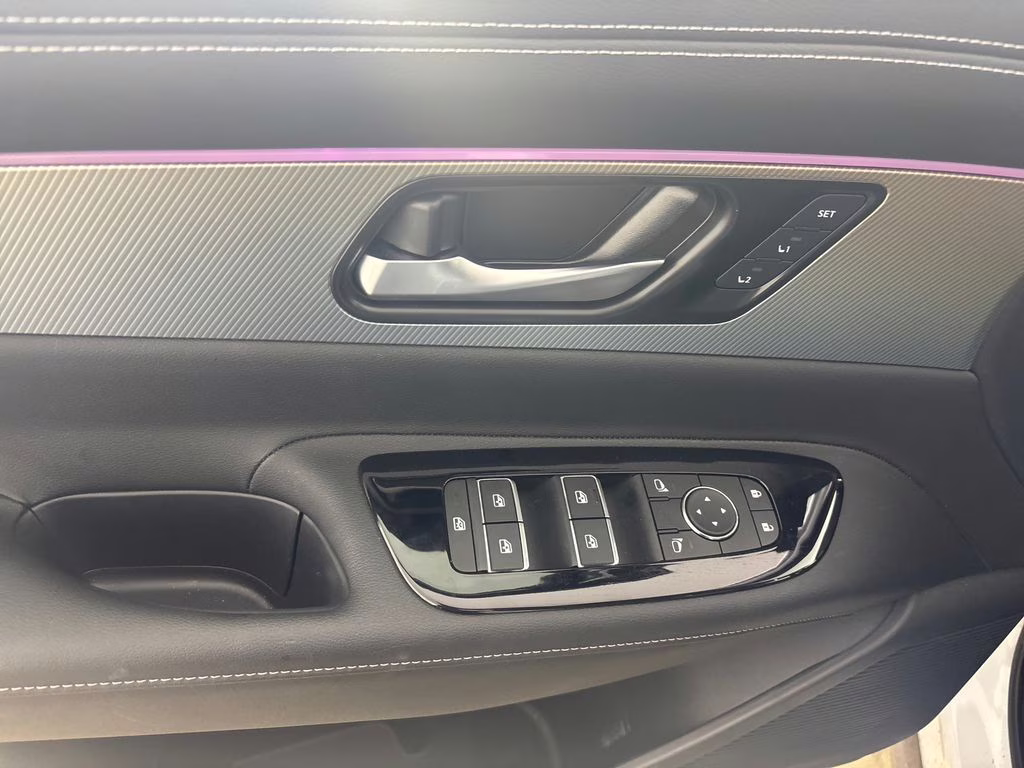2025 Everest White Pearl Tricoat Nissan Murano SL AWD SUV