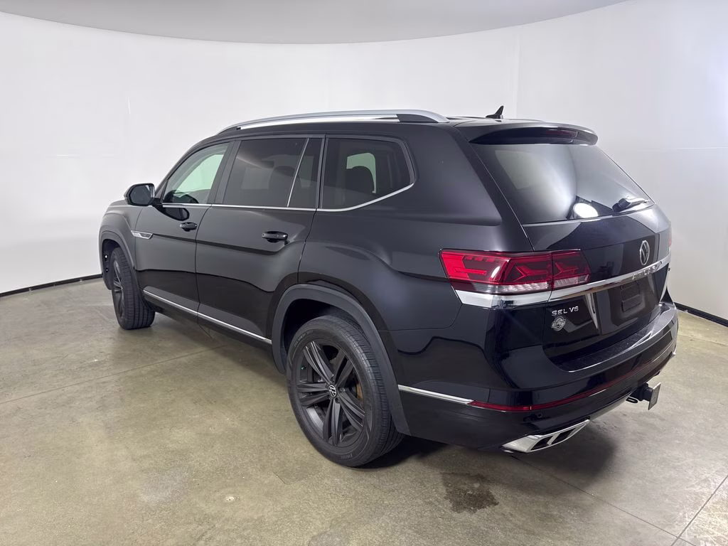 2022 Deep Black Pearl Volkswagen Atlas 3.6L V6 SEL R-Line AWD SUV