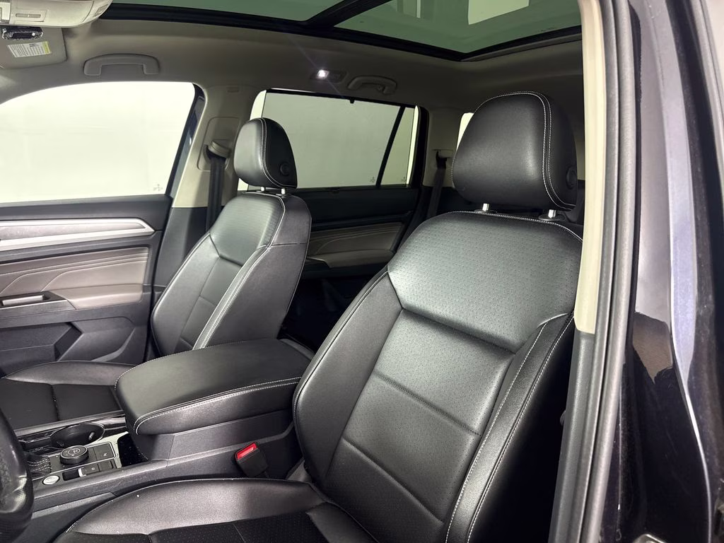 2022 Deep Black Pearl Volkswagen Atlas 3.6L V6 SEL R-Line AWD SUV