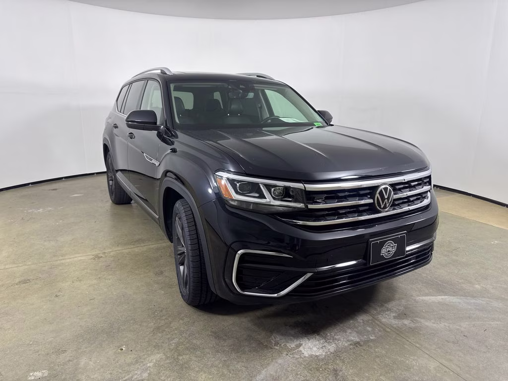 2022 Deep Black Pearl Volkswagen Atlas 3.6L V6 SEL R-Line AWD SUV