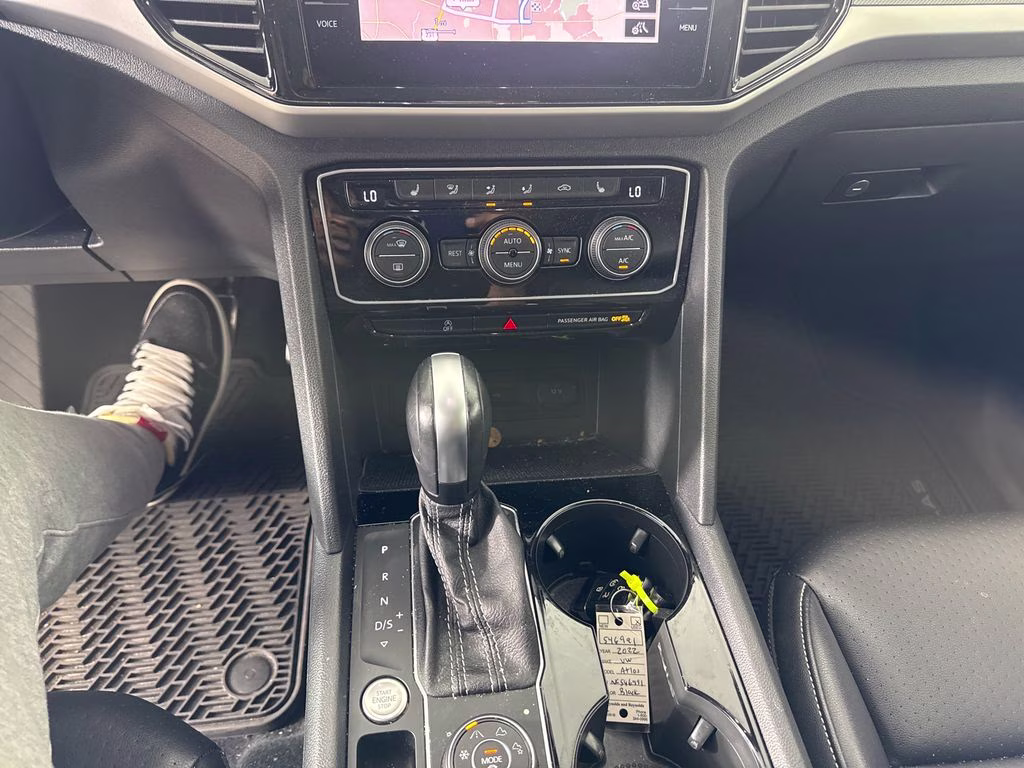 2022 Deep Black Pearl Volkswagen Atlas 3.6L V6 SEL R-Line AWD SUV