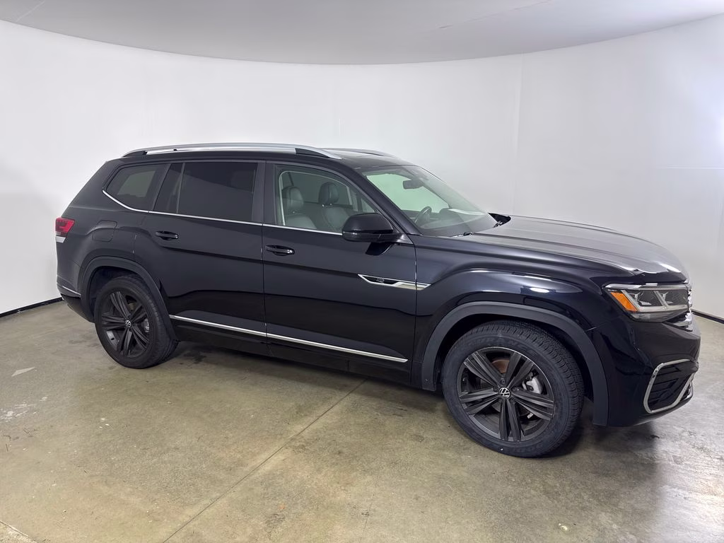 2022 Deep Black Pearl Volkswagen Atlas 3.6L V6 SEL R-Line AWD SUV