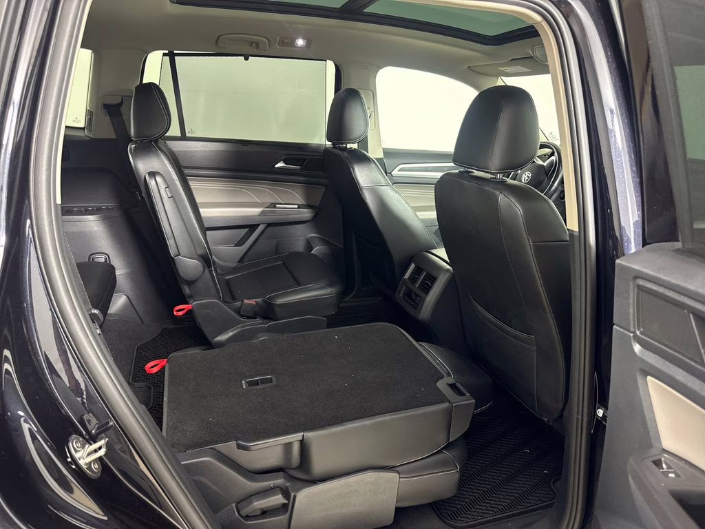 2022 Deep Black Pearl Volkswagen Atlas 3.6L V6 SEL R-Line AWD SUV