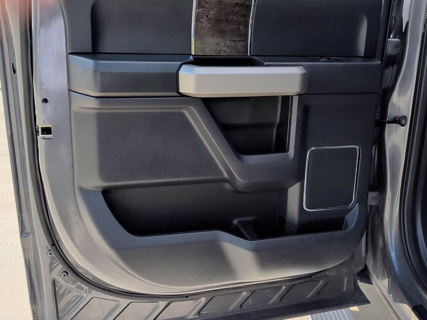 2022 Carbonized Gray Ford Super Duty F-250 SRW Lariat 4X4 Truck