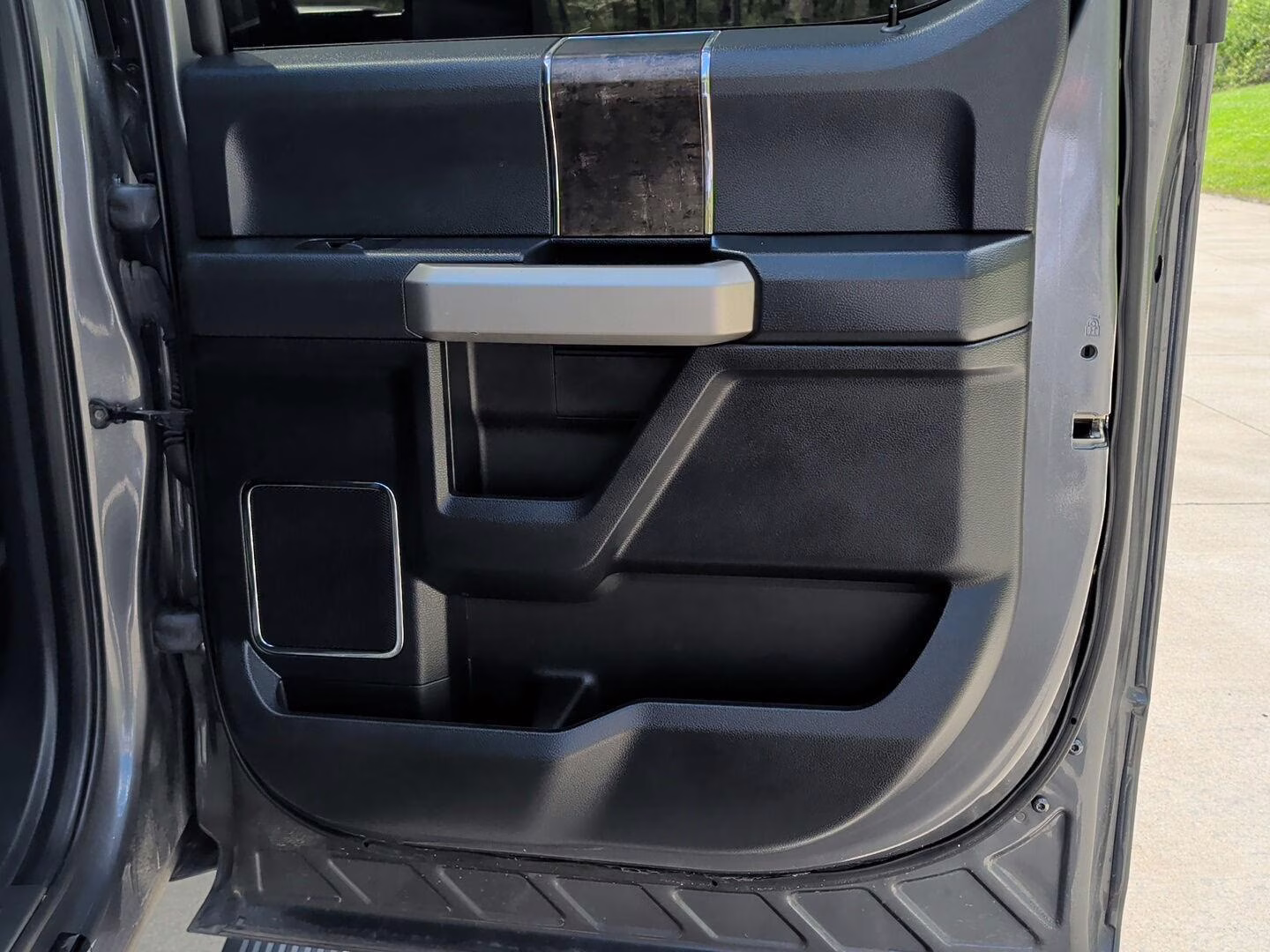 2022 Carbonized Gray Ford Super Duty F-250 SRW Lariat 4X4 Truck