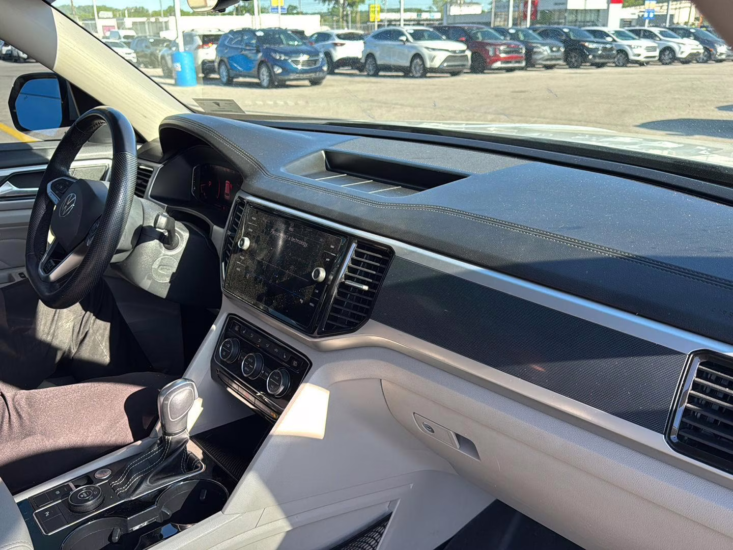 2021 Pure White Volkswagen Atlas 3.6L V6 SEL R-Line AWD 4MOTION