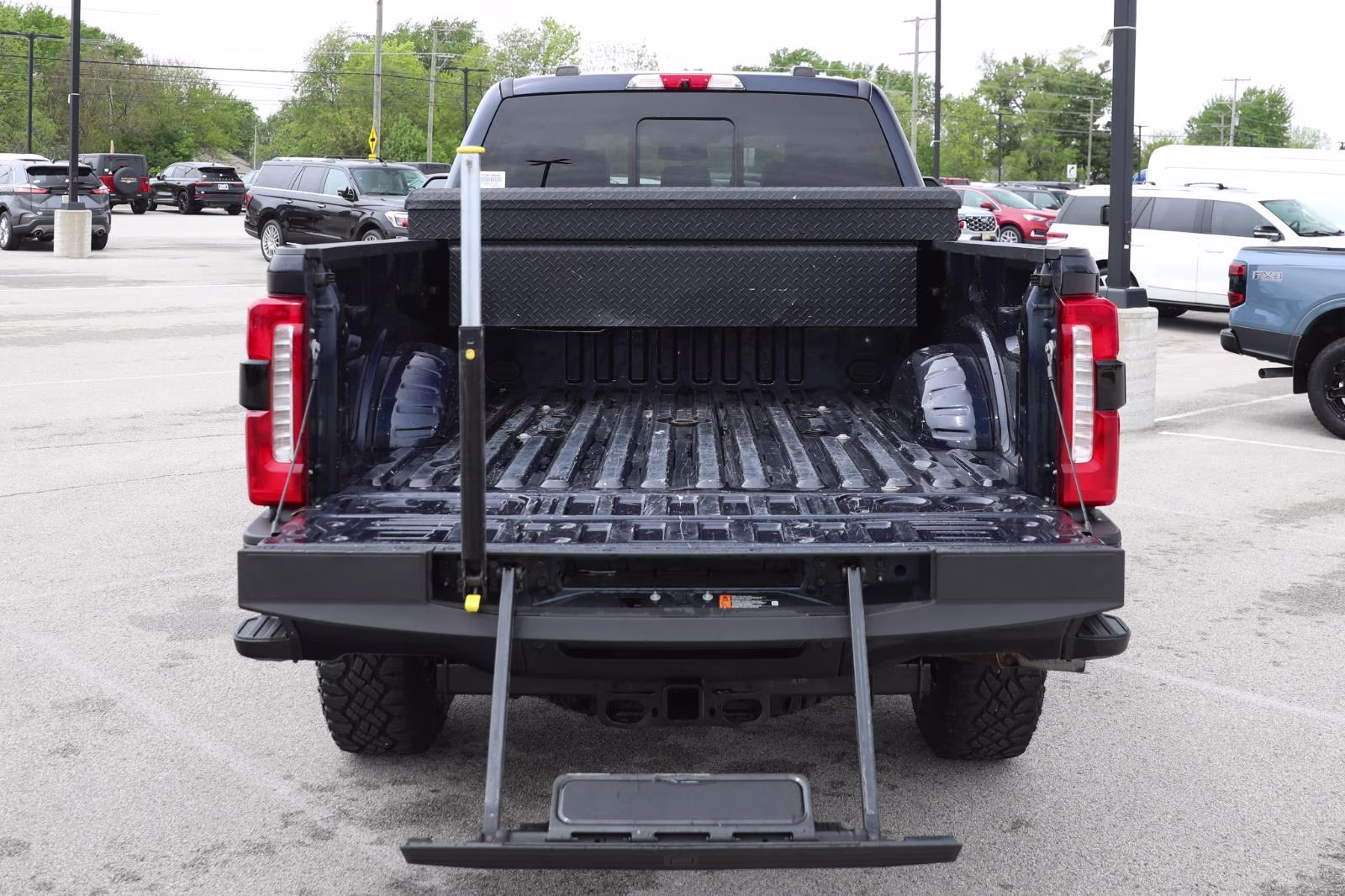 2023 Antimatter Blue Metallic Ford Super Duty F-350 SRW LARIAT 4X4 Truck