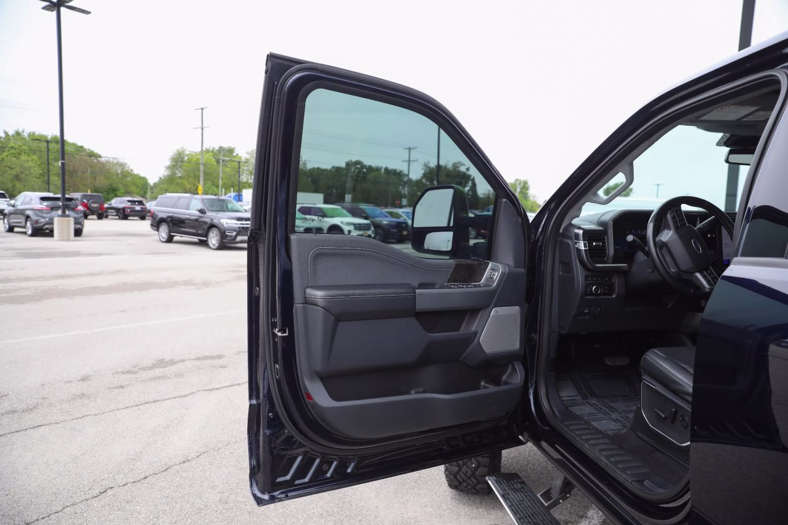 2023 Antimatter Blue Metallic Ford Super Duty F-350 SRW LARIAT 4X4 Truck