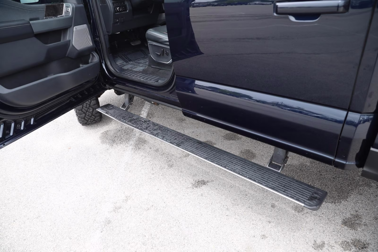 2023 Antimatter Blue Metallic Ford Super Duty F-350 SRW LARIAT 4X4 Truck