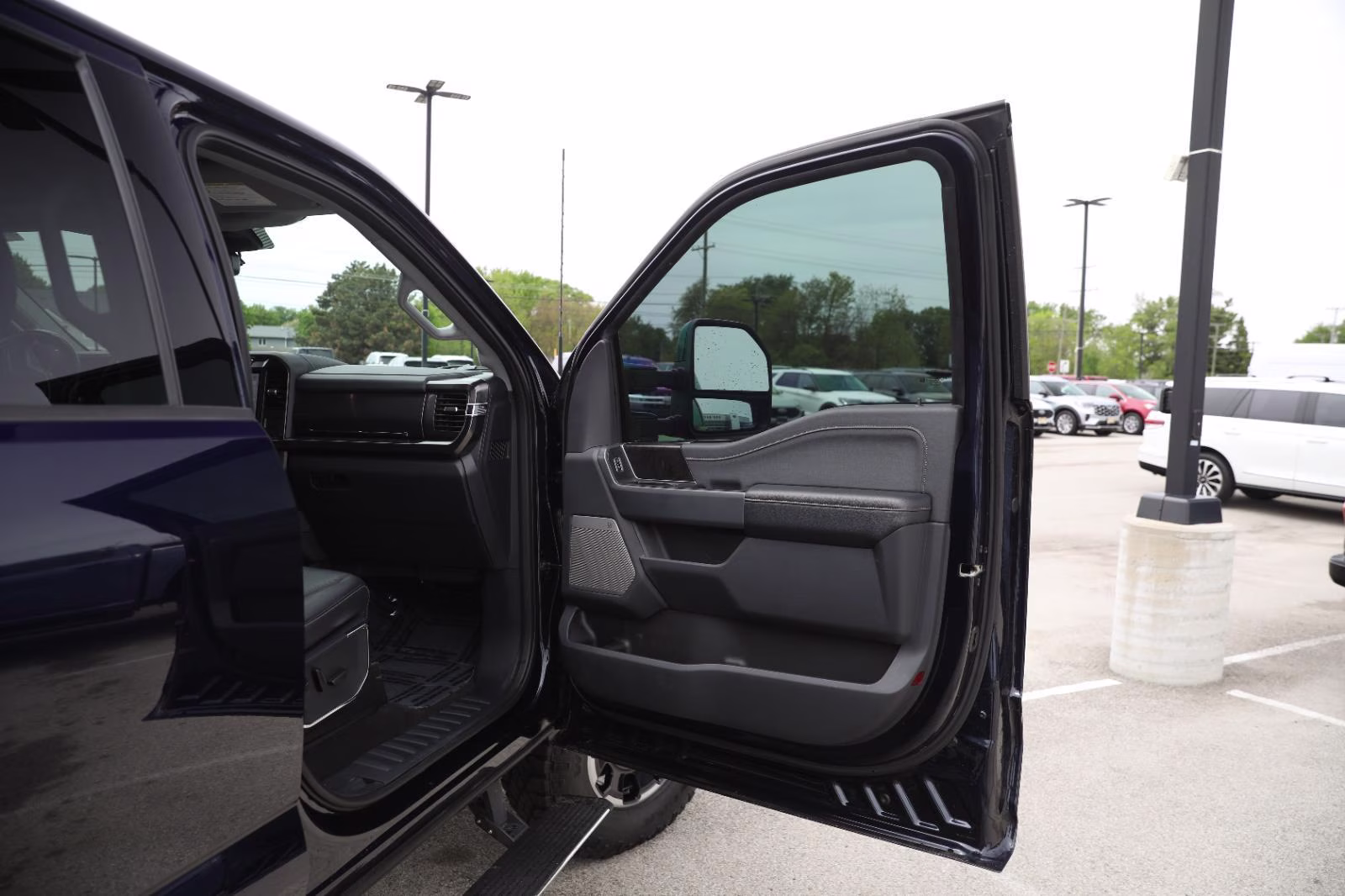 2023 Antimatter Blue Metallic Ford Super Duty F-350 SRW LARIAT 4X4 Truck