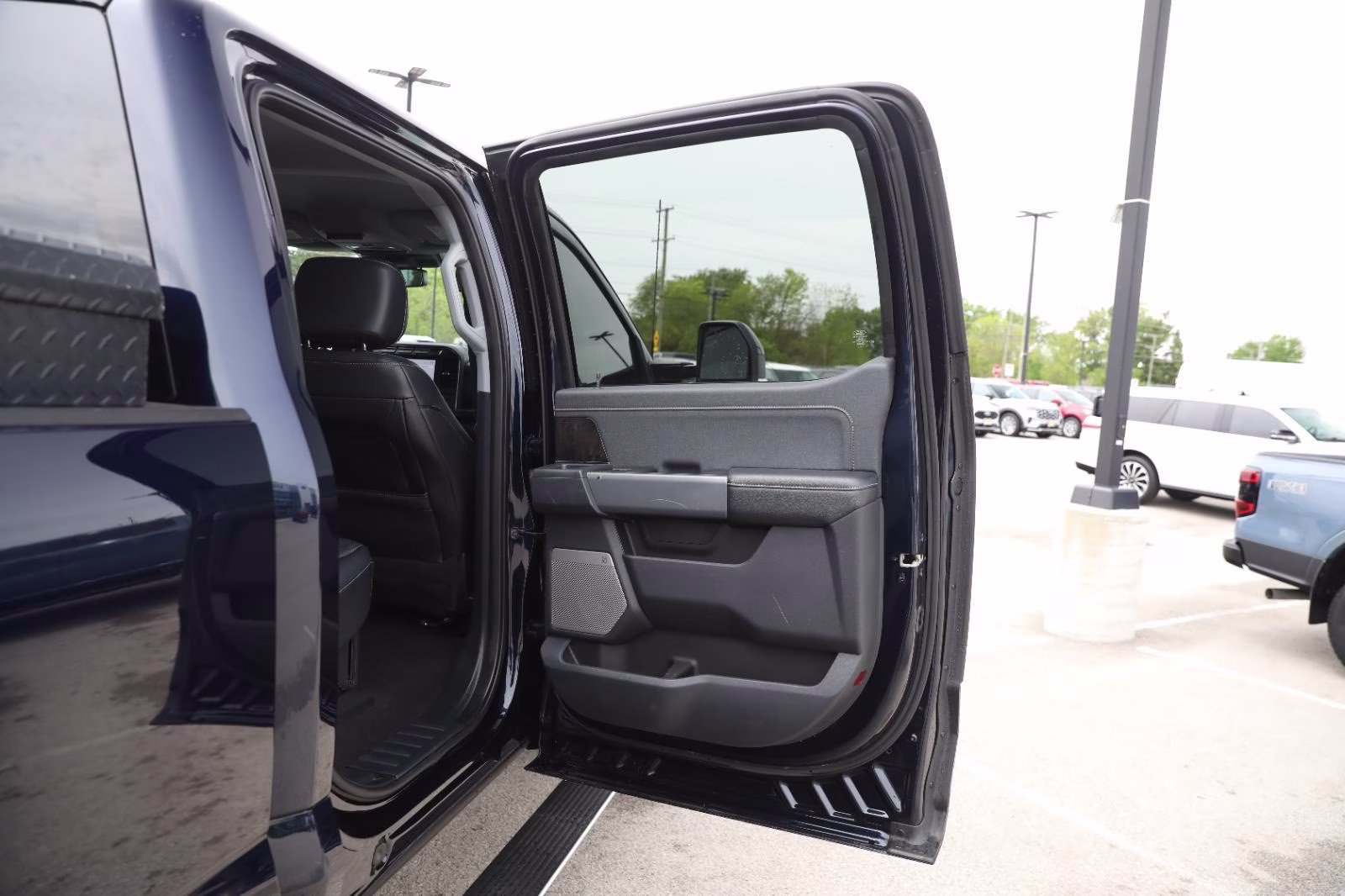2023 Antimatter Blue Metallic Ford Super Duty F-350 SRW LARIAT 4X4 Truck