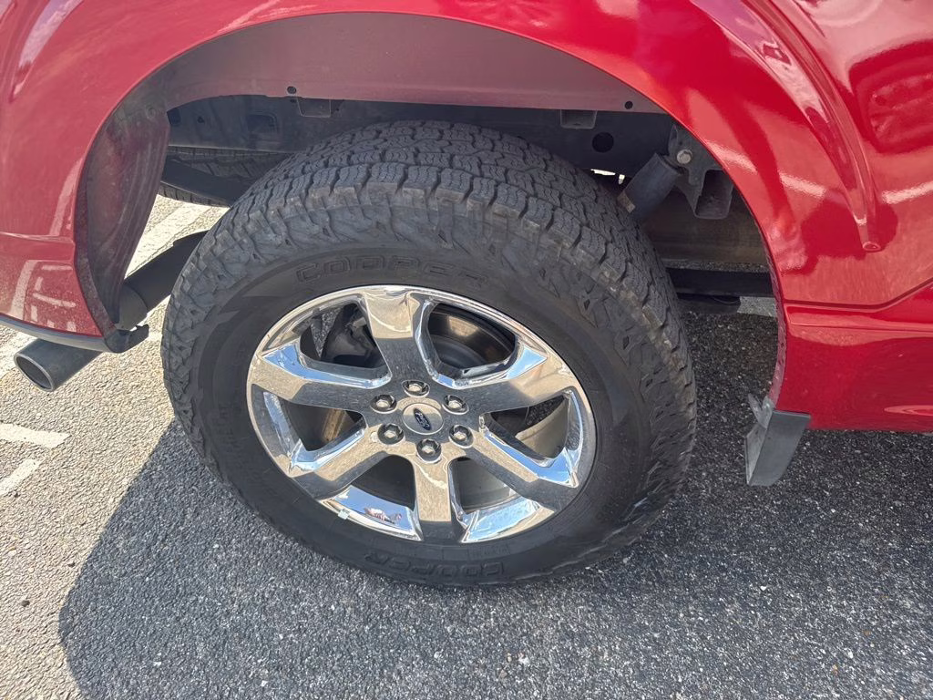 2021 Rapid Red Metallic Tinted Clearcoat Ford F-150 Lariat RWD Truck