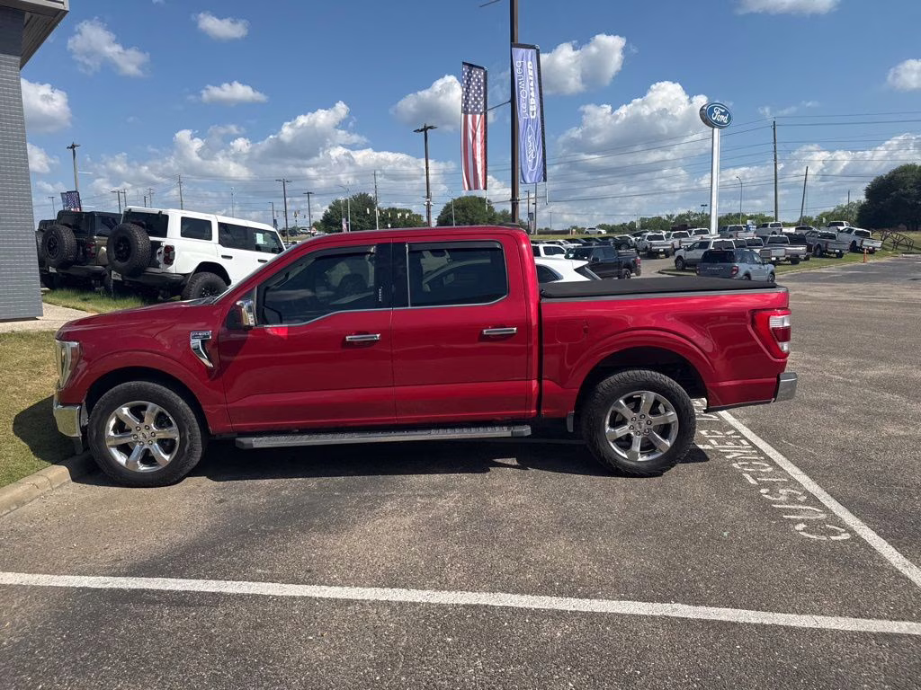 2021 Rapid Red Metallic Tinted Clearcoat Ford F-150 Lariat RWD Truck
