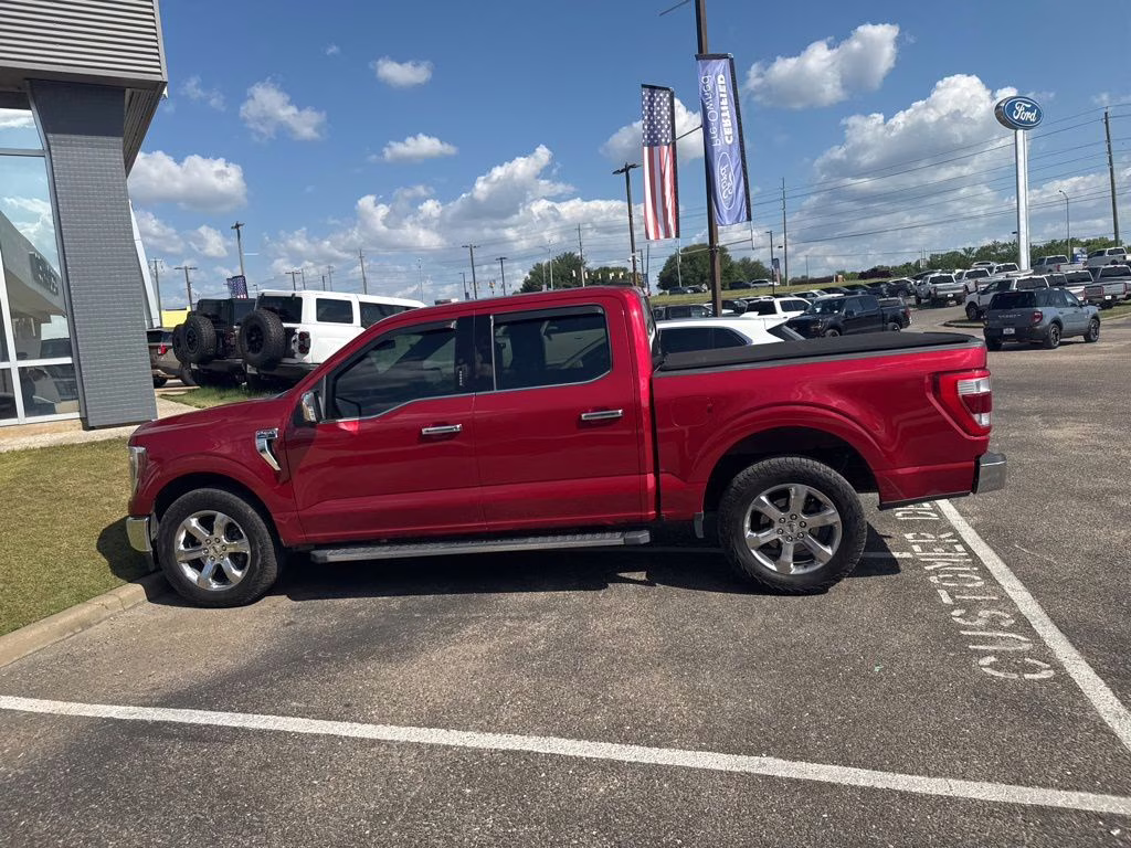 2021 Rapid Red Metallic Tinted Clearcoat Ford F-150 Lariat RWD Truck