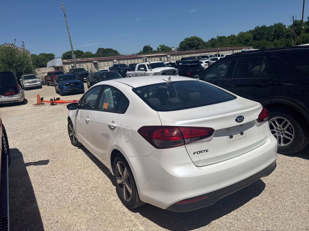 2018 Snow White Pearl Kia Forte LX FWD Sedan