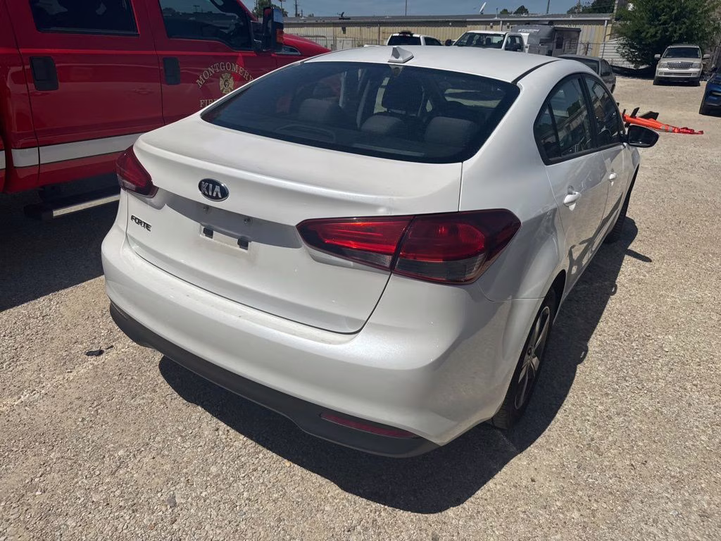 2018 Snow White Pearl Kia Forte LX FWD Sedan