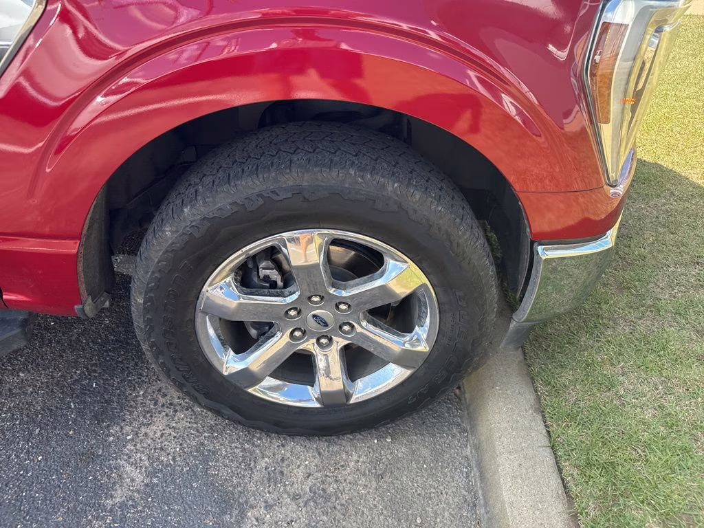 2021 Rapid Red Metallic Tinted Clearcoat Ford F-150 Lariat RWD Truck