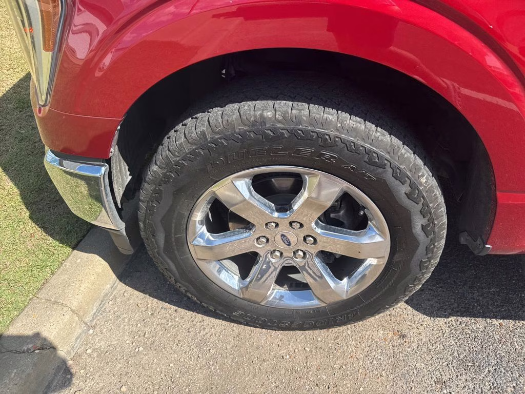 2021 Rapid Red Metallic Tinted Clearcoat Ford F-150 Lariat RWD Truck