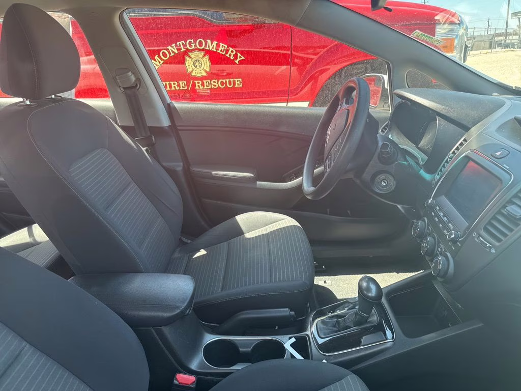 2018 Snow White Pearl Kia Forte LX FWD Sedan