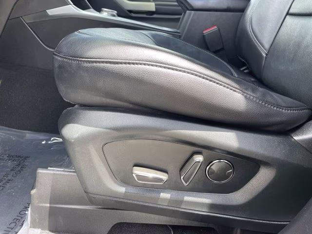 2020 Black Metallic Ford Explorer Limited RWD SUV