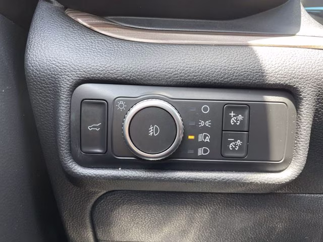 2020 Black Metallic Ford Explorer Limited RWD SUV