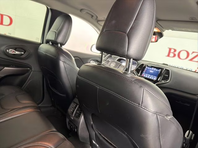 2019 Diamond Black Crystal Pearlcoat Jeep Cherokee Limited FWD SUV