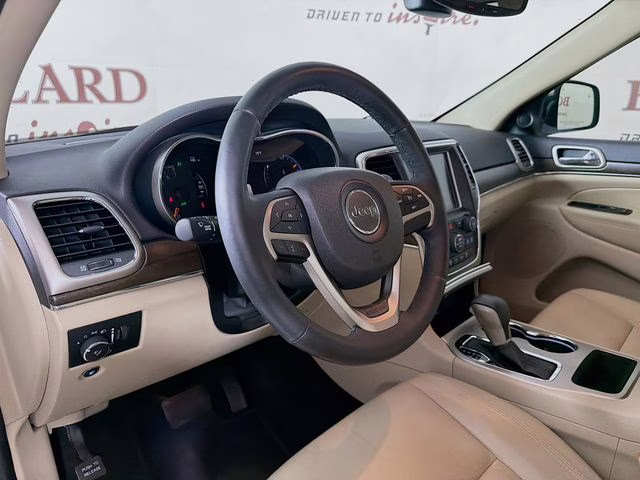 2017 Bright White Clearcoat Jeep Grand Cherokee Limited RWD SUV